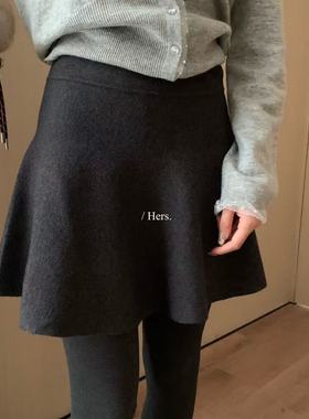 黑色短裙女Hers韩标简约日常百搭高腰显瘦针织短款a字裙半身裙
