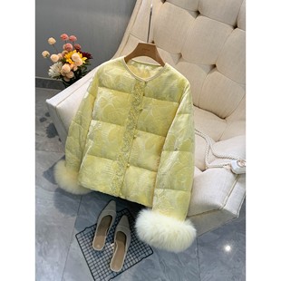 PLDA2025年新款黄色新中式国风羽绒棉服时尚高端白鸭绒狐狸毛外套