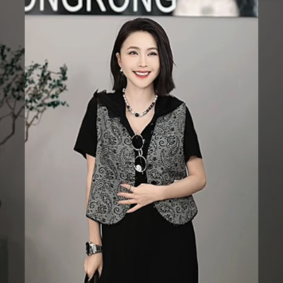 2025新款绵羊毛绣花钉珠马夹