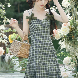 夏季新款学生复古格子蝴蝶结修身收腰吊带裙女森系显瘦短款连衣裙
