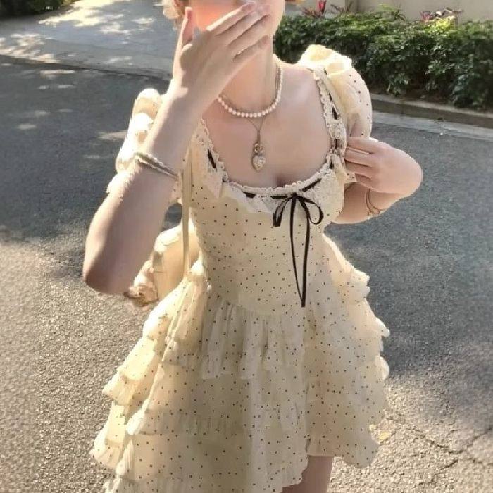 少女生日公主风连衣裙蕾丝边方领收腰显瘦蓬蓬蛋糕裙气质波点短裙图片