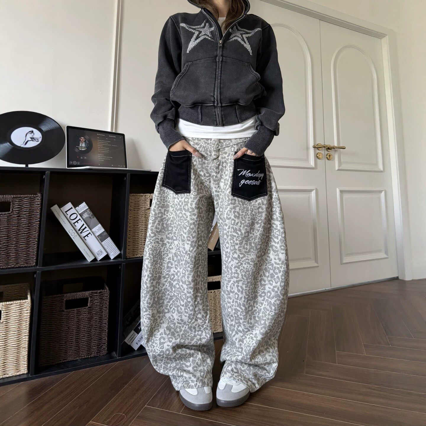 美式复古豹纹贴布口袋牛仔裤男女宽松街头阔腿弯刀休闲直筒长裤子