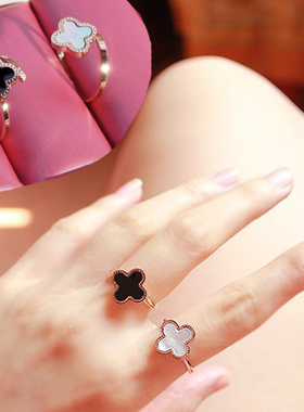 韩国钛钢18k玫瑰黑白四叶草戒指