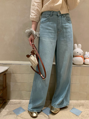 FFLU 26/4/23 【bi入浅牛系列】夏薄款无束缚浅蓝水洗牛仔直筒裤