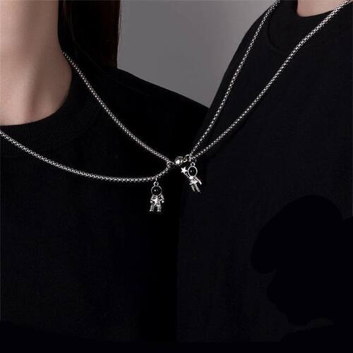 2PC Astronauts Magnet Attraction Pendant Couple Necklace Fri
