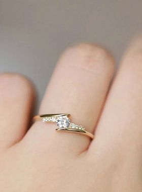 Modern Design Wedding Ring for Women Inlay AAA Cubic Zirconi