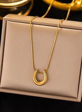 Titanium Steel U-Shaped Horseshoe Pendant Chokers For Women
