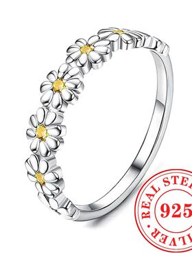 Aesthetic Daisy Flower Design Ring for Women Elegant Luxury