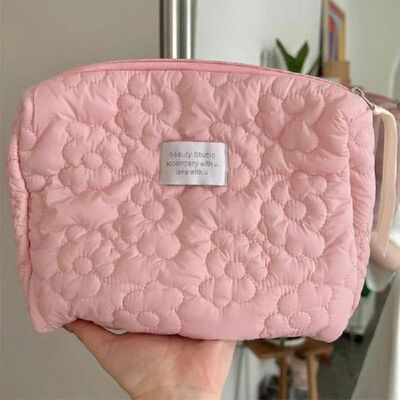 Flower Pattern Makeup Bag for Women Cosmetic Bags Quilted Co