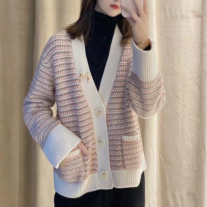 年阿玛施新特官网2021秋季新款百搭女装V领条纹长袖针织开衫外套