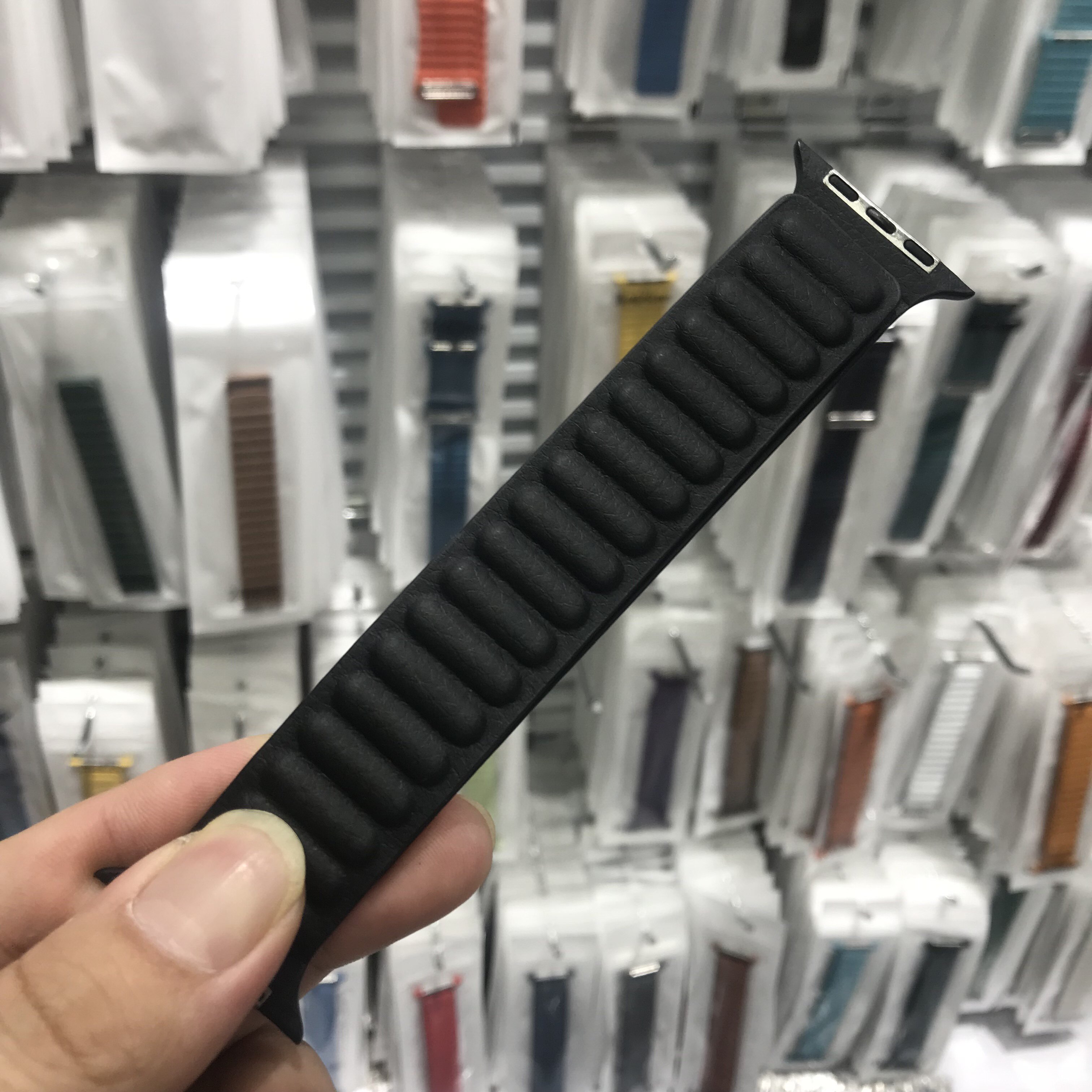 HUAQIANGBEI APPLE IS SUITABLE FOR APPLEWATCH S8ULTRA GENUINE LEATHER MAGNETIC STRAP WRISTBAND S7S6 WATCH STRAP