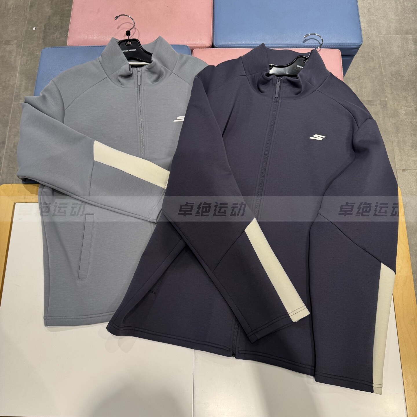 Skechers斯凯奇春新款男子休闲运动上衣立领针织外套 P126M004