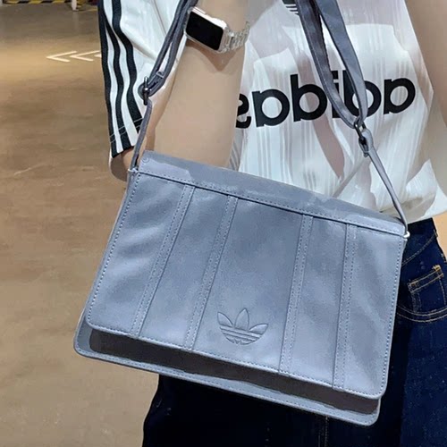阿迪达斯三叶草春季女子运动包休闲复古灰色单肩包斜挎包 JW3990