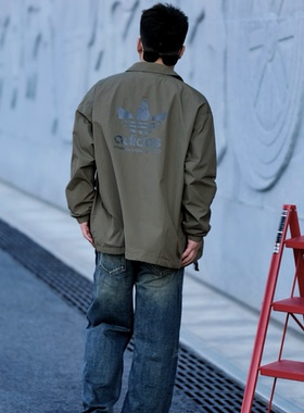 阿迪达斯三叶草男士夹克休闲军绿色单排扣衬衫宽松外套 JC6842