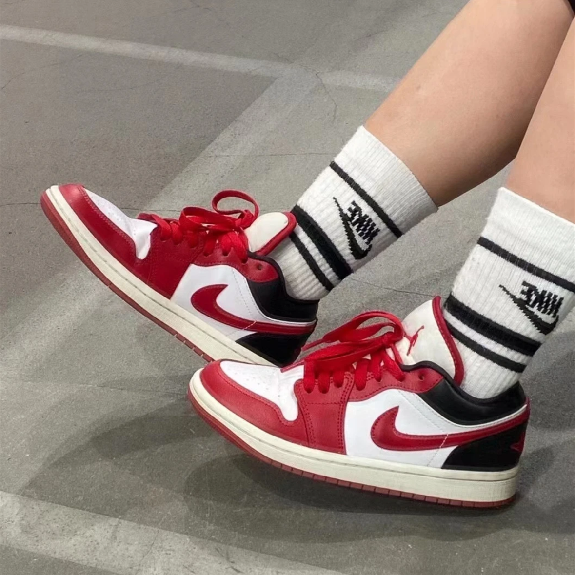Nike/耐克Air Jordan 1 Low 男子休闲运动低帮黑红板鞋DC0774-160