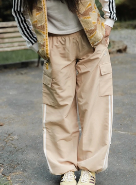 阿迪达斯三叶草女子运动户外休闲透气宽松直筒伞兵裤长裤 IZ0717