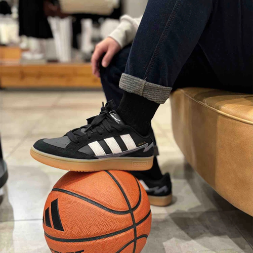ADIDAS阿迪达斯男女情侣鞋WCARD ADV运动耐磨低帮休闲板鞋 JQ4529