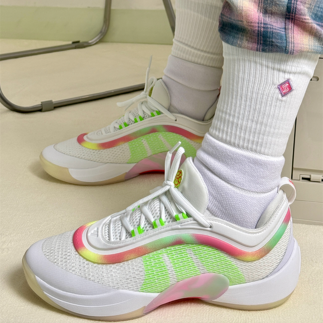 阿迪达斯D.O.N. ISSUE 米切尔6代男子签名款专业训练篮球鞋JH7918