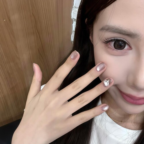2026年新款粉玻璃珠猫眼爱心钻手工穿戴甲美甲公主婚甲可拆重复用