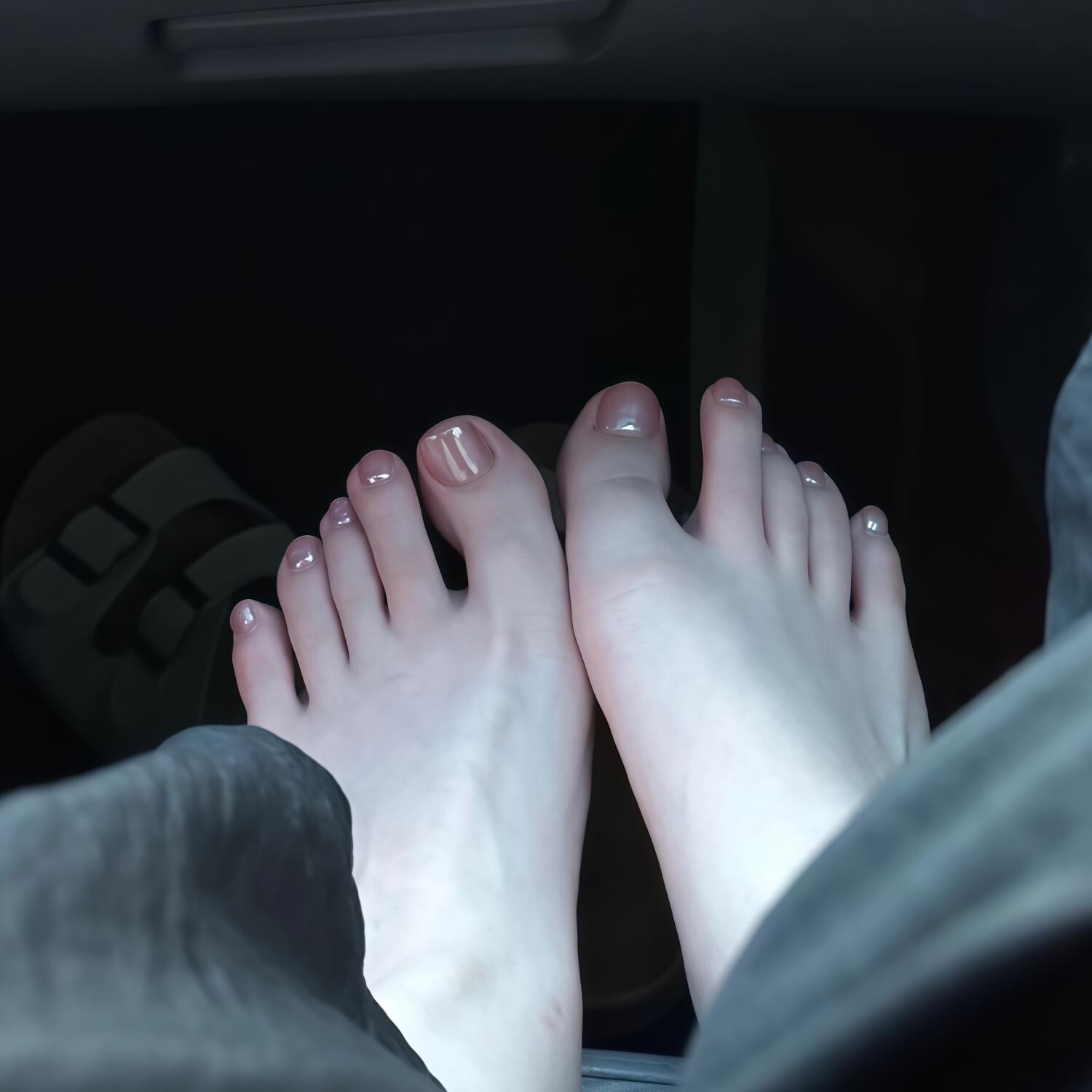 脚上的白月光绸缎珠光脚美甲贴片成品可拆卸穿戴甲片仙女极光显白