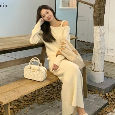 万万不熬夜冬日秘境秋冬优雅斜肩长袖毛衣半身裙两件套