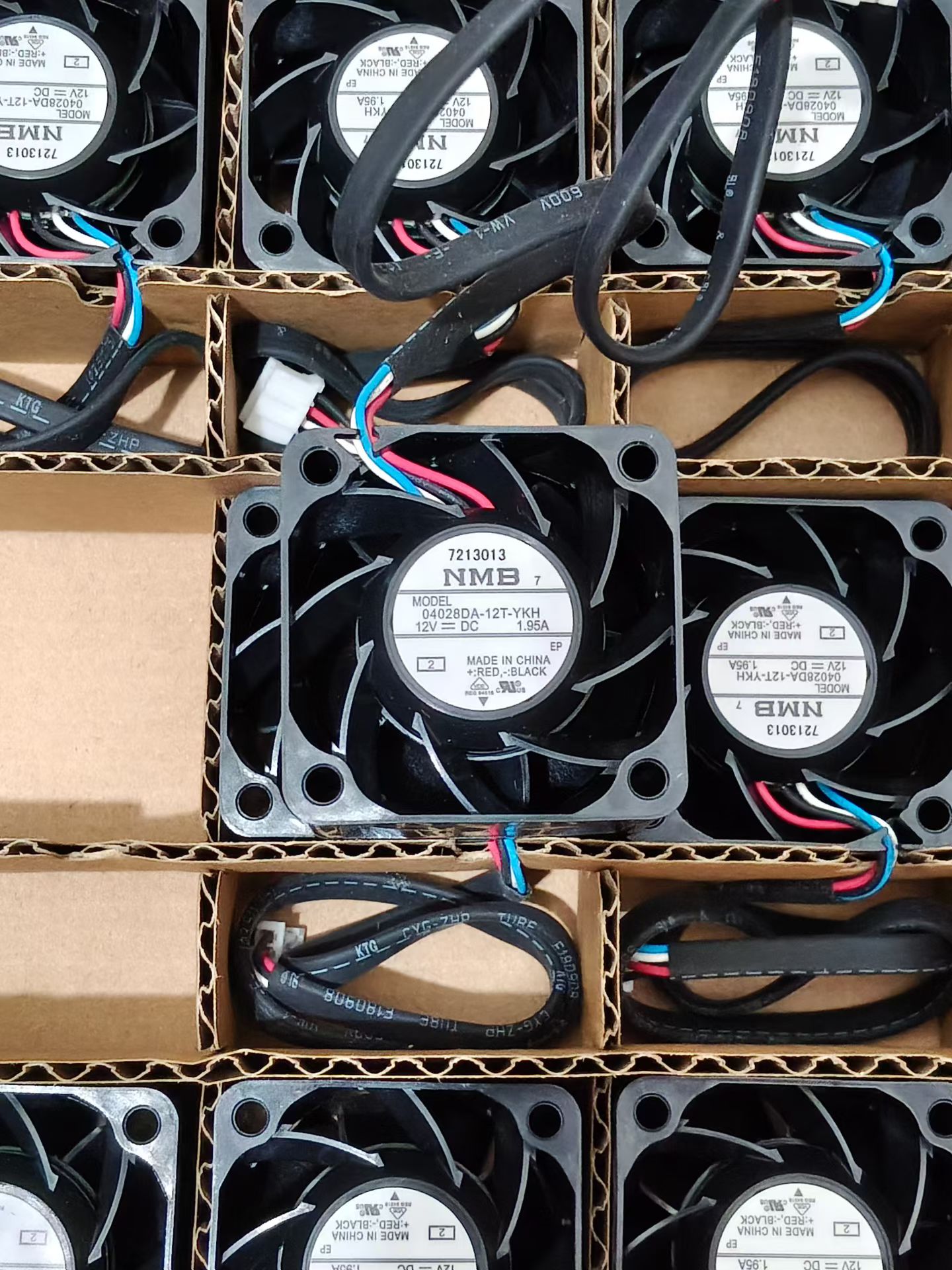 NMB NMB 04028DA-12T-YKH 12V 1.95A 4028 4CM 4CM 4CM 4CM 4CM