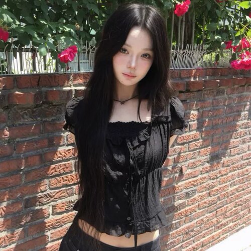 纯欲露脐短款方领木耳边短袖衬衫女