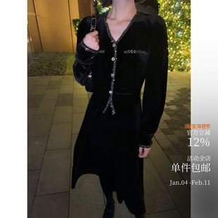 又见封神连衣裙!年末显瘦小优雅 原创设计V领假两件长款丝绒裙