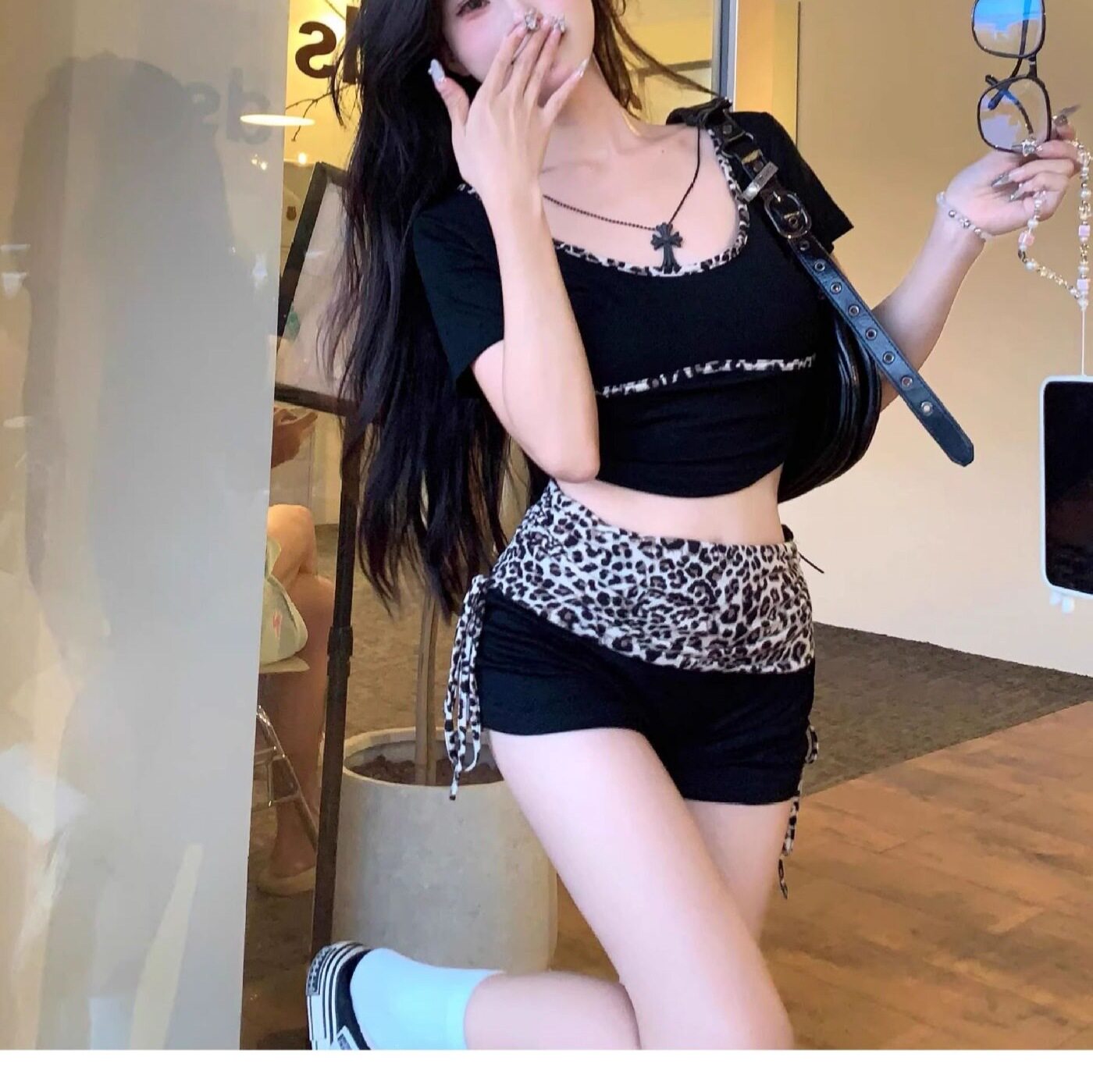 辣妹风套装女夏季新款黑色豹纹短袖上衣美式低腰绑带短裤两件套装