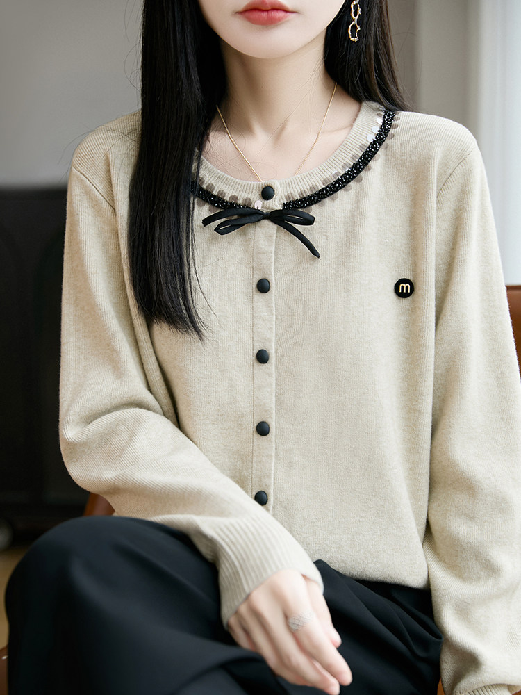 秋装时尚灰色针织开衫外套女2026新款春秋外搭洋气大码女装上衣
