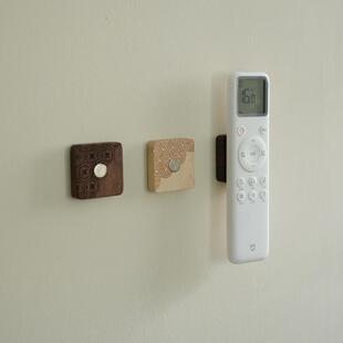 磁吸贴电视空调遥控器收纳壁挂式免打孔收纳挂钩墙面吸盘实木高档