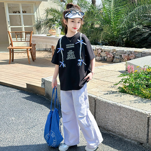 女童套装夏季2028新款儿童洋气时髦短袖印花T恤中大童工装裤套装