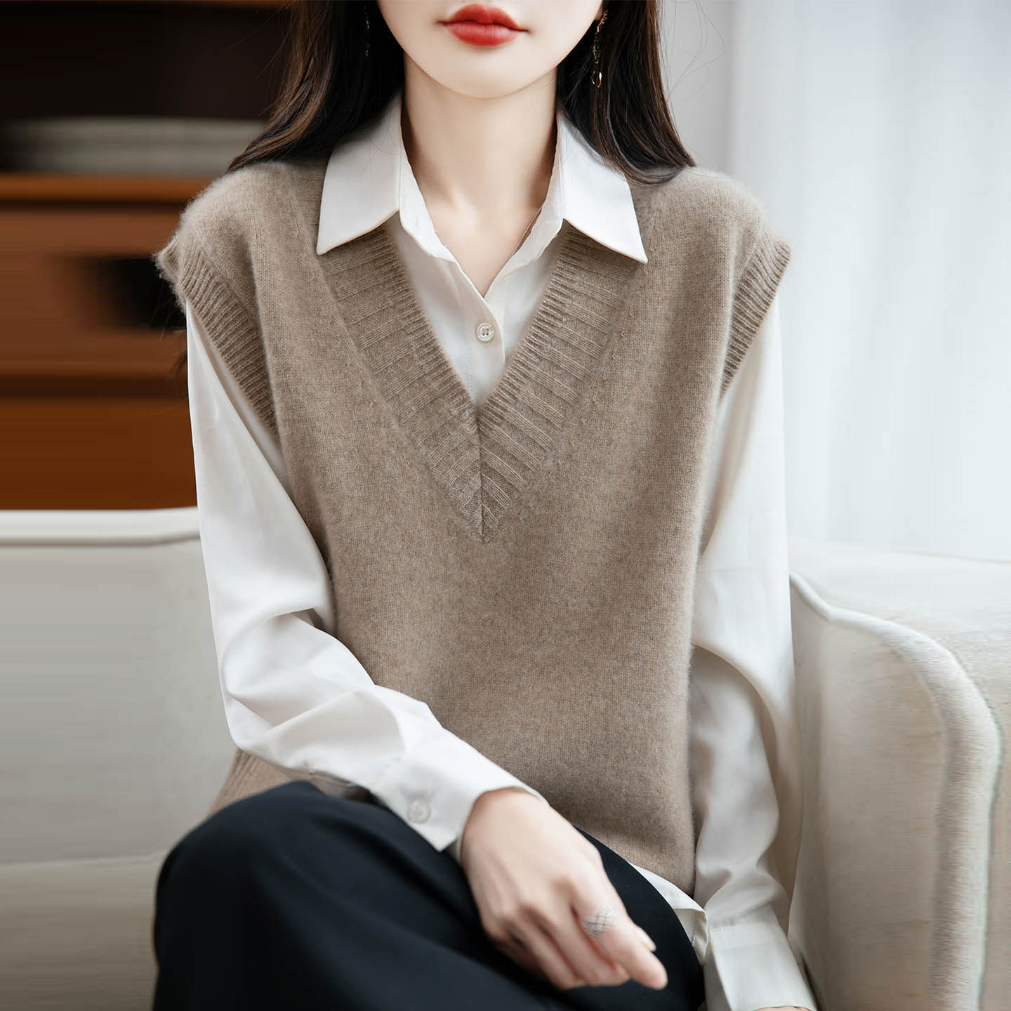 100纯羊毛马甲女新款洋气V领针织春秋叠穿纯色毛衣背心坎肩打底衫,女装/女士精品,马夹,淘宝优惠券,粉丝福利购,淘宝优惠卷