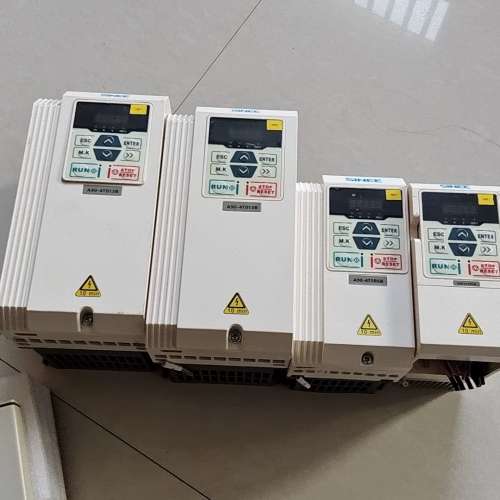 适用变频器A90-4T013B，5.5KW，2个，2.2千瓦议价