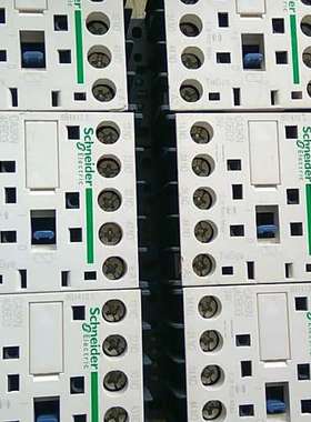 适用接触器，CA3KN40BD3，，有8个，成色漂亮。议价