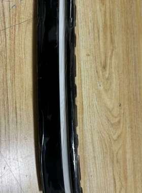 适用ID4前中网装饰条，黑色塑料材质。适配ID4车型，安议价