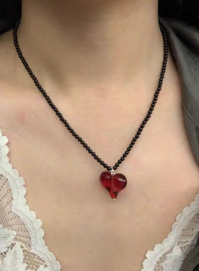 韩国东大门ins小众 洋气可爱红色桃心吊坠项链女黑色圆珠子锁骨链
