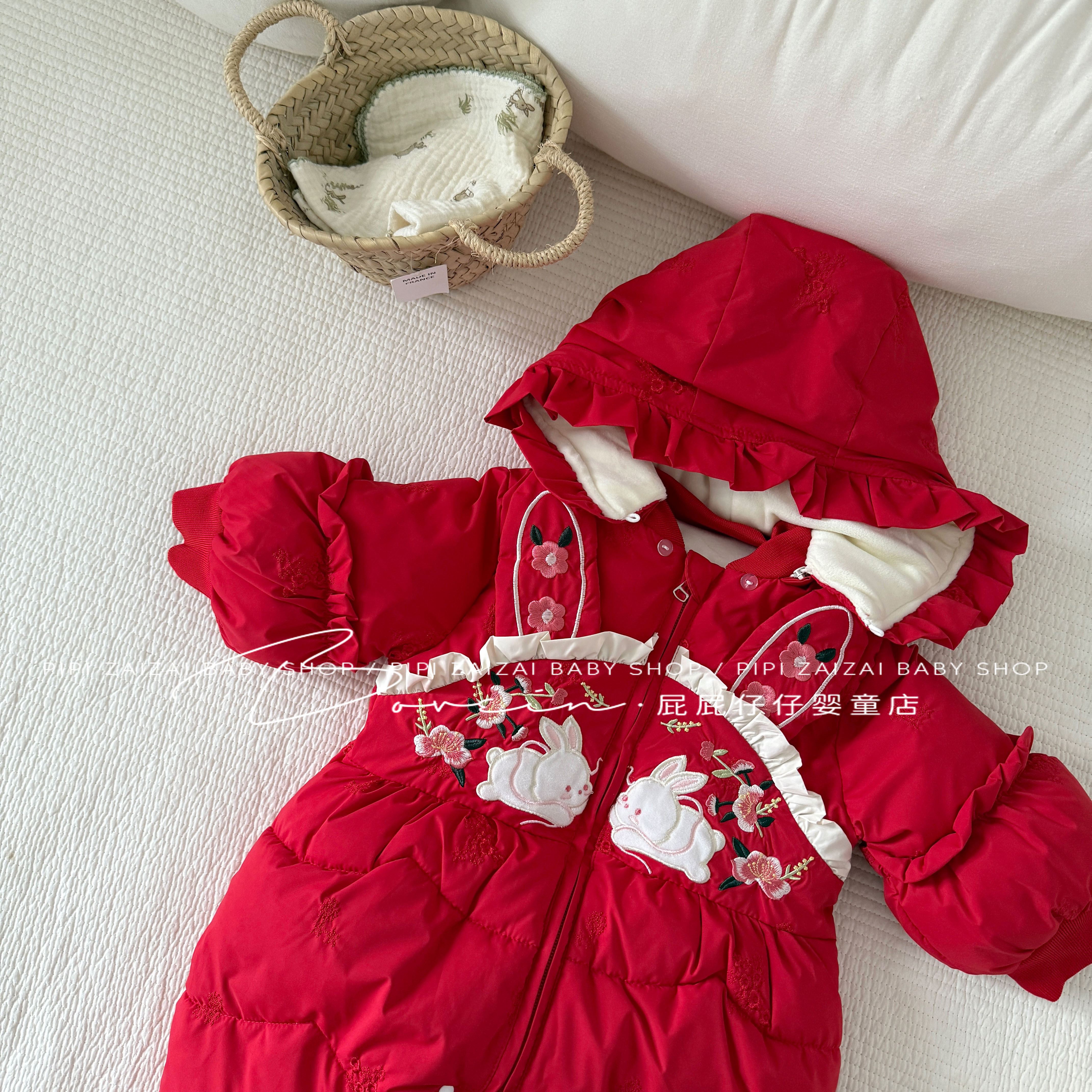 婴儿羽绒服冬季连体衣新年装