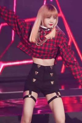 金智妮紧身热裤打歌服lisa同款