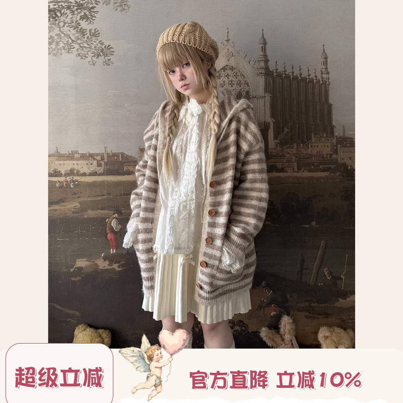 Labeau-冬日-甜美可爱条纹连帽单排扣毛衣开衫女秋冬宽松落肩外套