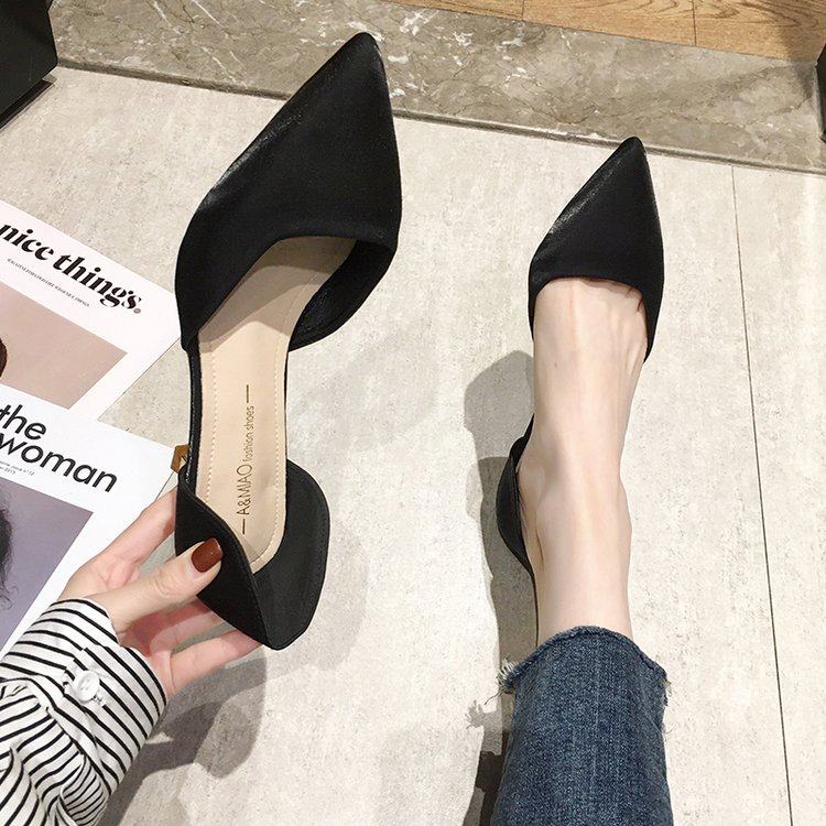 2025新款夏季尖头百搭高跟鞋女黑色低跟3cm绸缎学生职业小众凉鞋