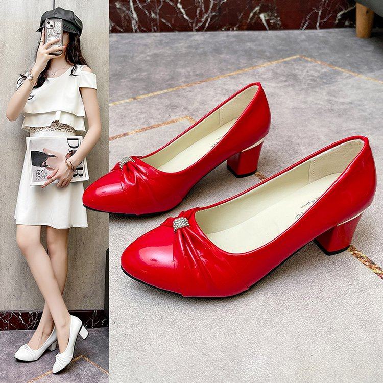 漆皮红色婚鞋高跟鞋女粗跟5公分圆头舒适不累脚百搭气质工作鞋ol