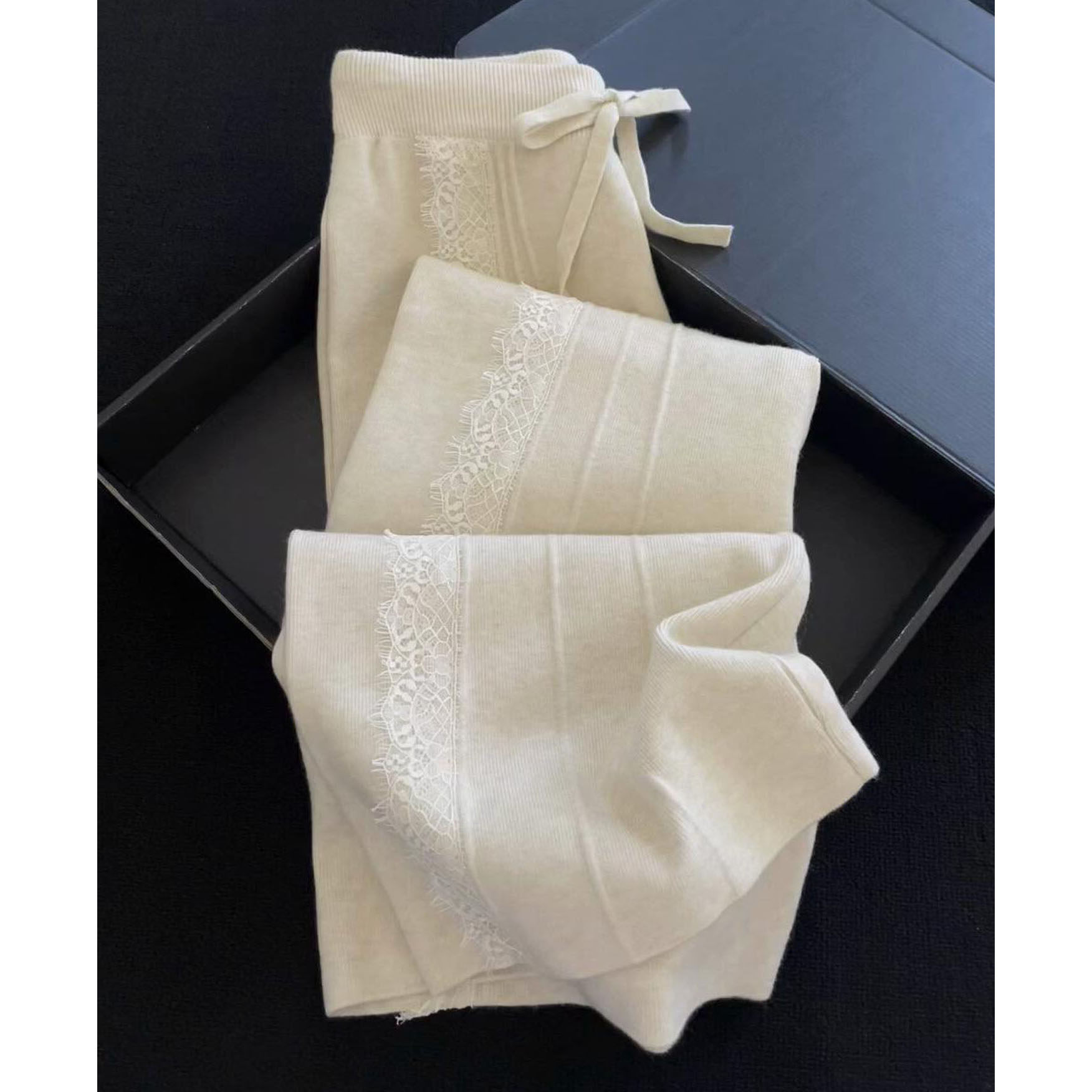 秋冬蕾丝拼接松紧腰系带针织阔腿裤子女秋冬百搭休闲宽松直筒长裤,女装/女士精品,休闲裤,淘宝优惠券,粉丝福利购,淘宝优惠卷