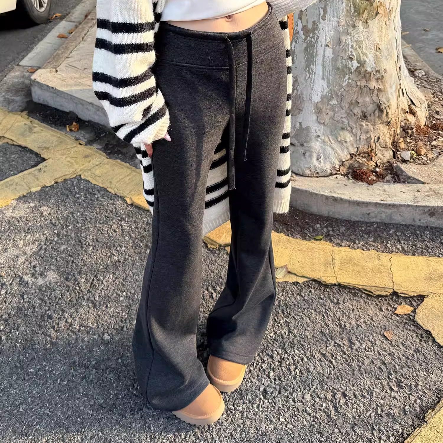 灰色喇叭裤女秋冬加绒2025新款高腰垂感窄版休闲微喇糯米裤,女装/女士精品,休闲裤,淘宝优惠券,粉丝福利购,淘宝优惠卷