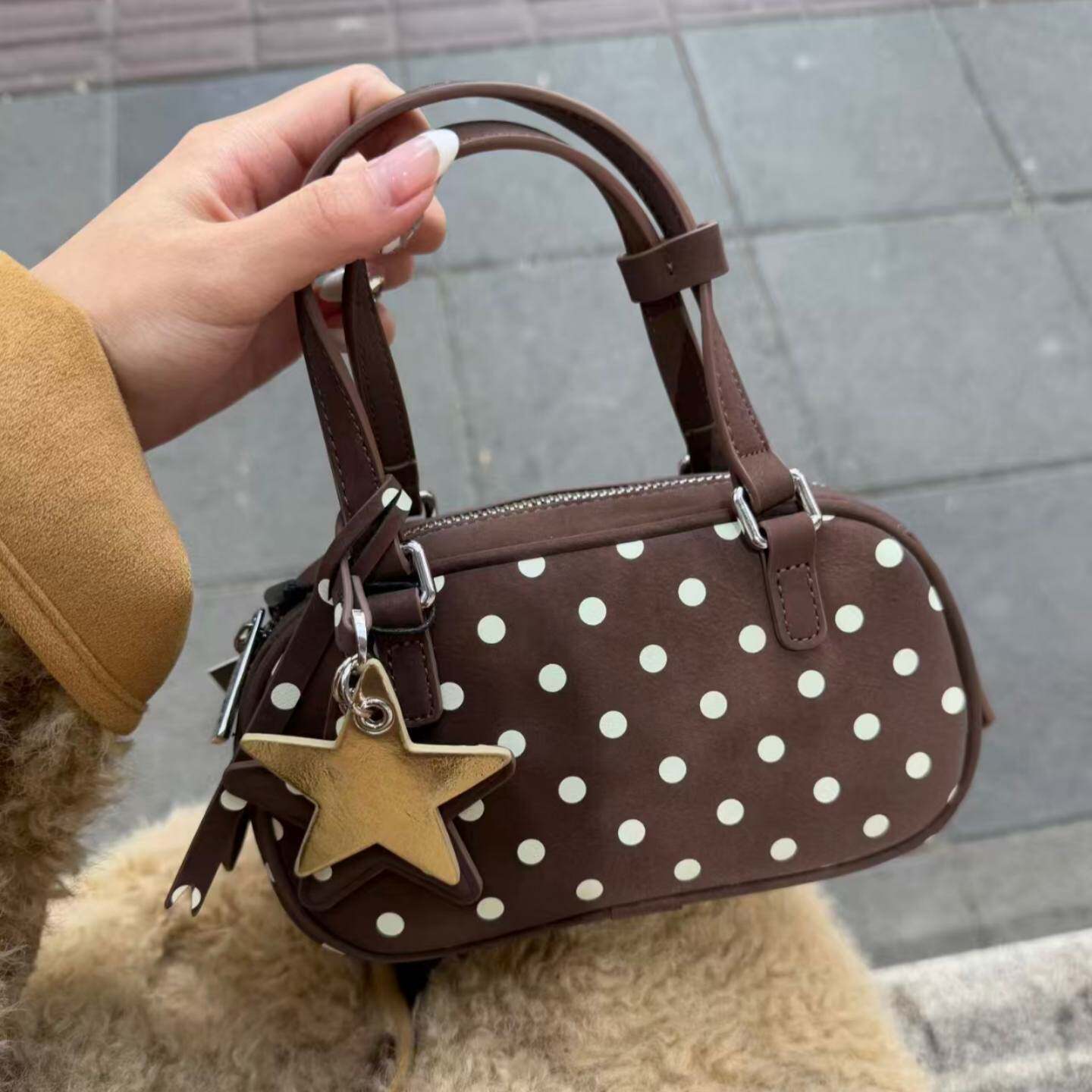 韩系焦糖栗子棕波点包