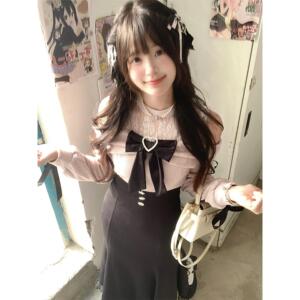 温柔甜妹粉色露肩收腰连衣裙女高级感假两件气质修身包臀鱼尾长裙