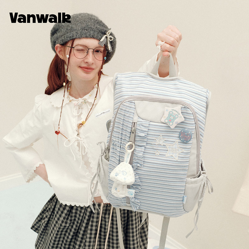 VANWALK/出走女生出游大容量书包图片