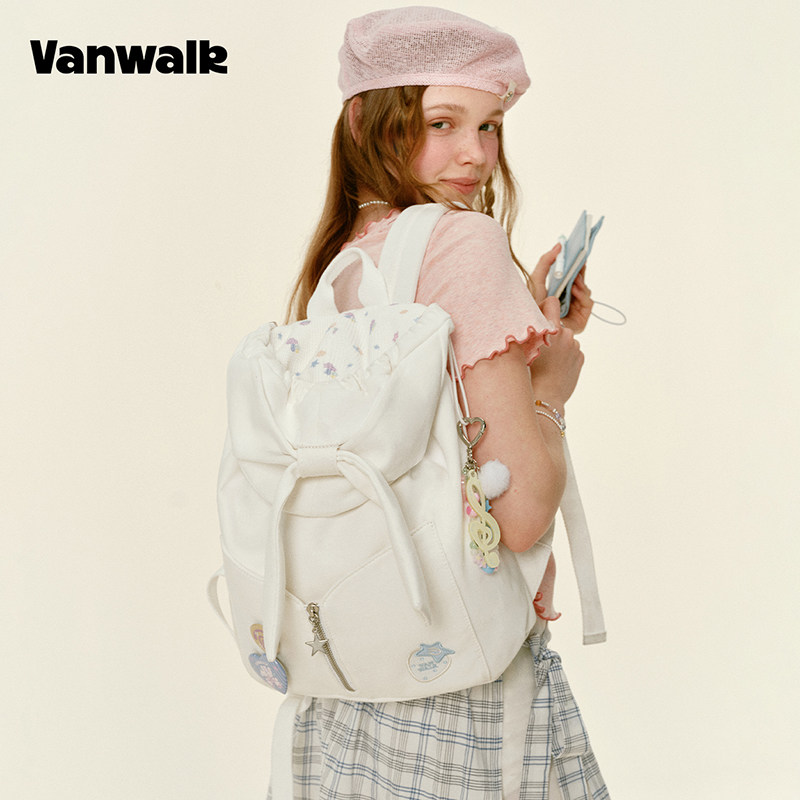 VANWALK/出走小众翻盖女生双肩包