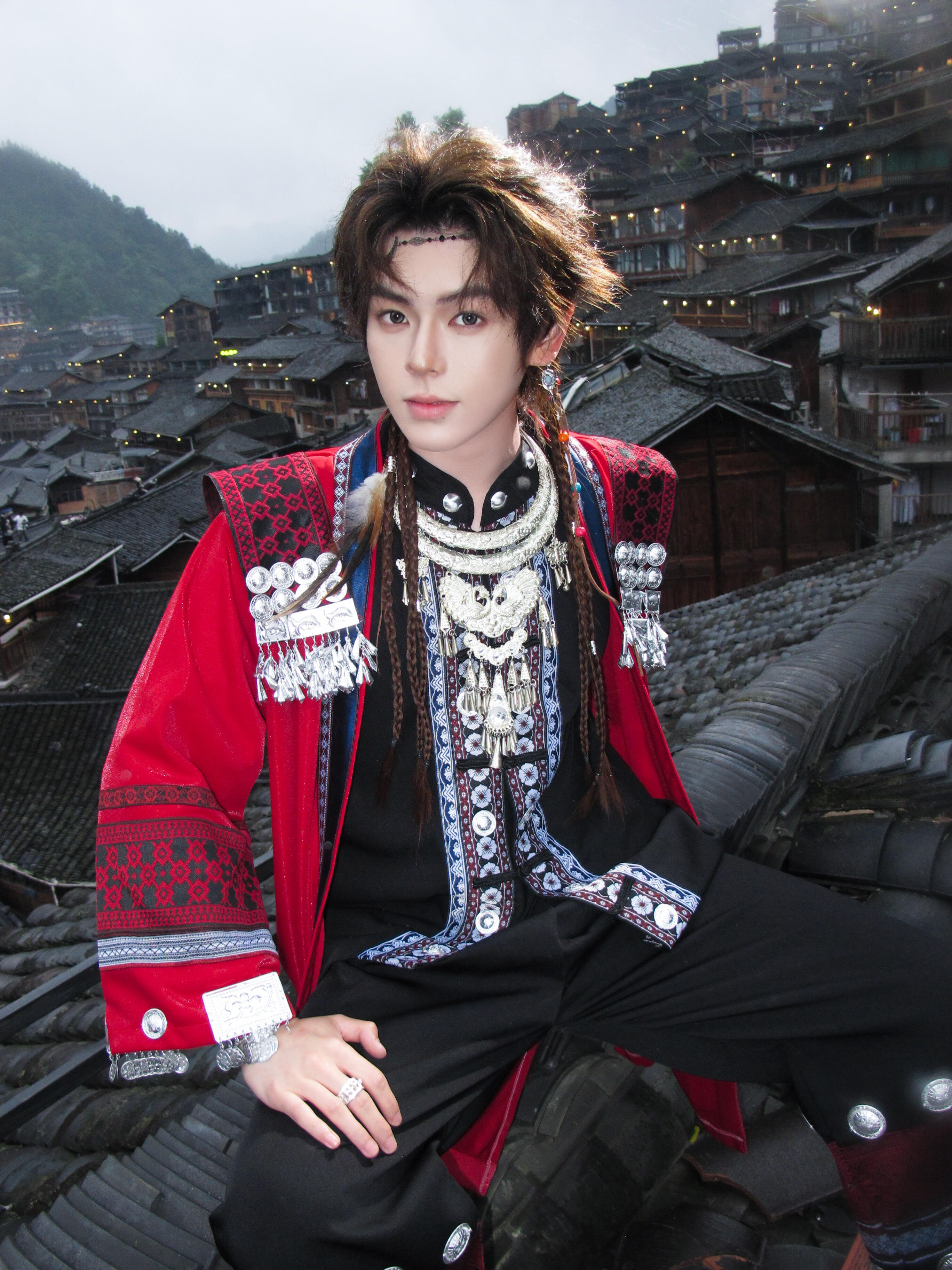 苗族服装男装苗疆服装旅拍土家族少数民族红色服饰摄影演出服套装