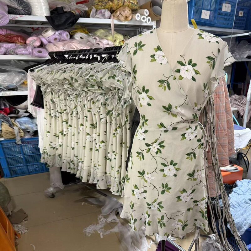 感春夏季收身新飞飞袖女裙真丝连衣裙飘逸新款桑蚕丝系带式围裹